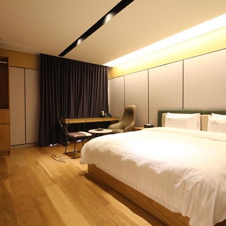 ชอนจู อีโคสเตย์ โฮเต็ล Hotel จอนจู ภายนอก รูปภาพ