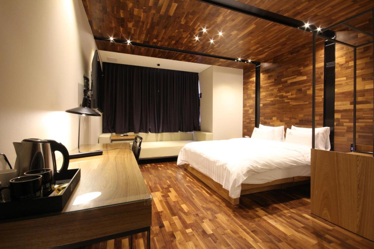 ชอนจู อีโคสเตย์ โฮเต็ล Hotel จอนจู ภายนอก รูปภาพ
