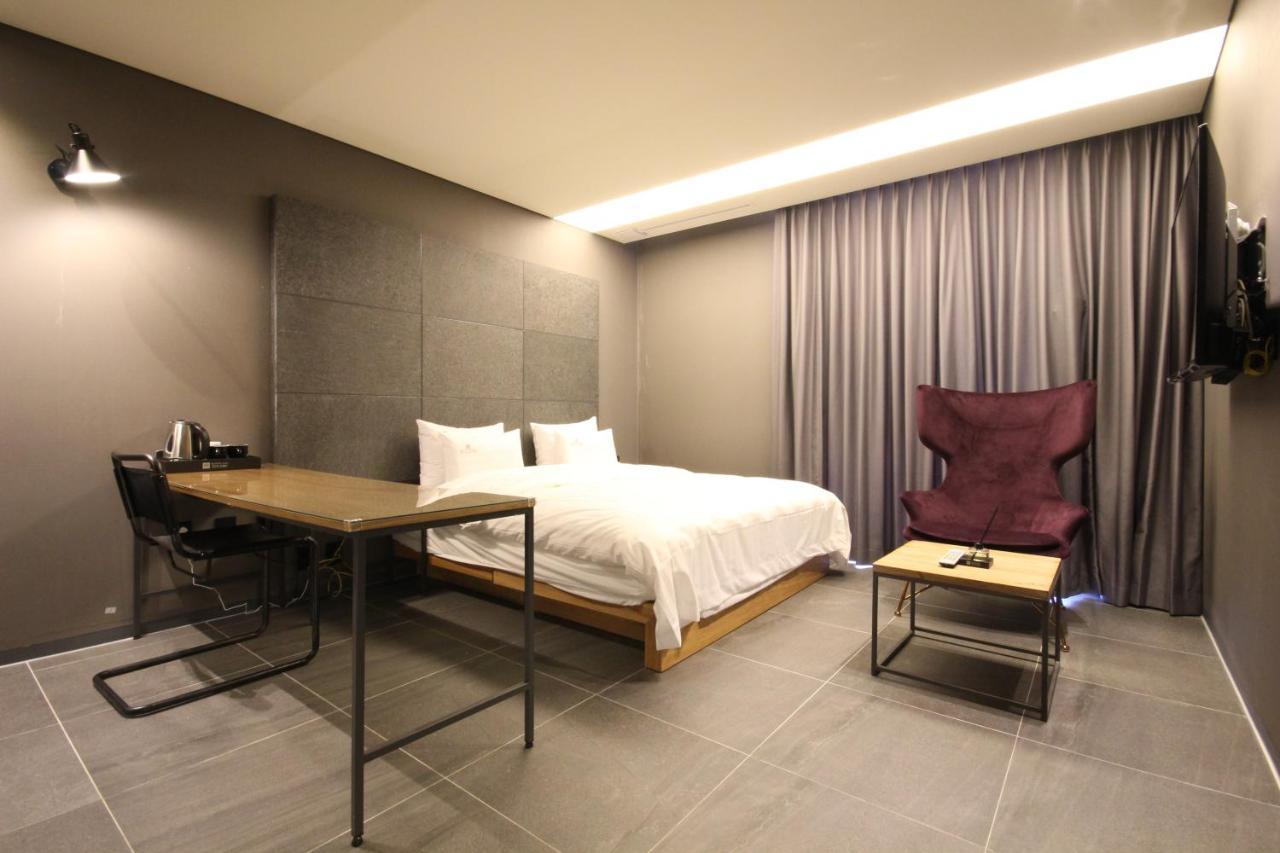 ชอนจู อีโคสเตย์ โฮเต็ล Hotel จอนจู ภายนอก รูปภาพ
