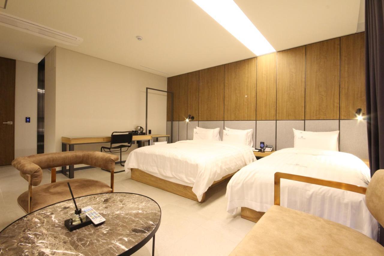 ชอนจู อีโคสเตย์ โฮเต็ล Hotel จอนจู ภายนอก รูปภาพ
