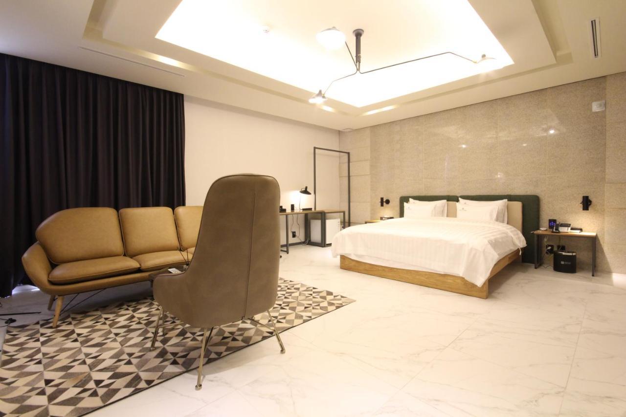 ชอนจู อีโคสเตย์ โฮเต็ล Hotel จอนจู ภายนอก รูปภาพ