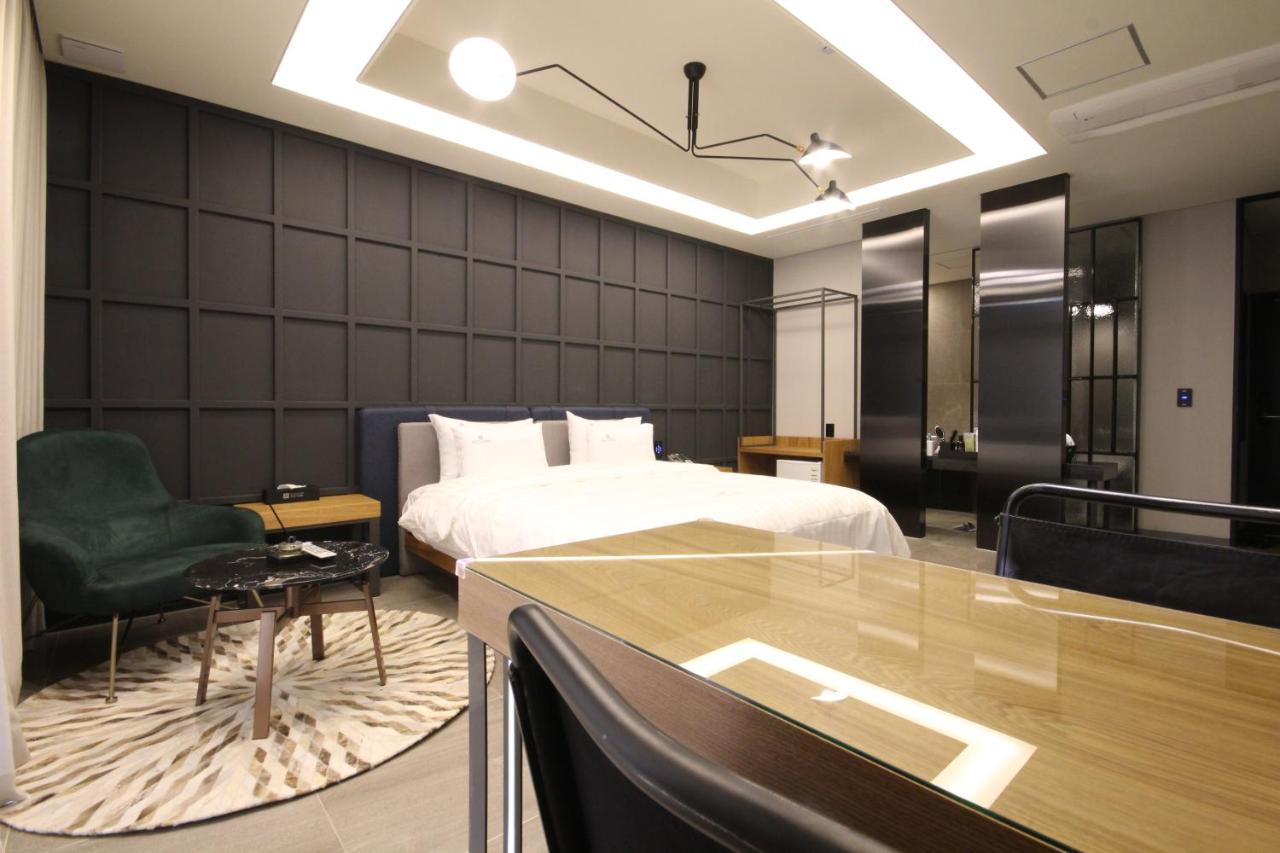 ชอนจู อีโคสเตย์ โฮเต็ล Hotel จอนจู ภายนอก รูปภาพ