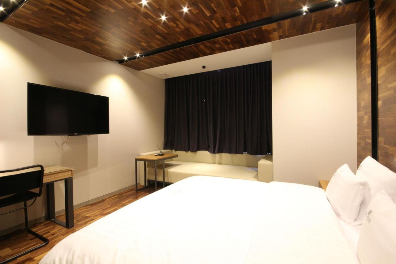 ชอนจู อีโคสเตย์ โฮเต็ล Hotel จอนจู ภายนอก รูปภาพ