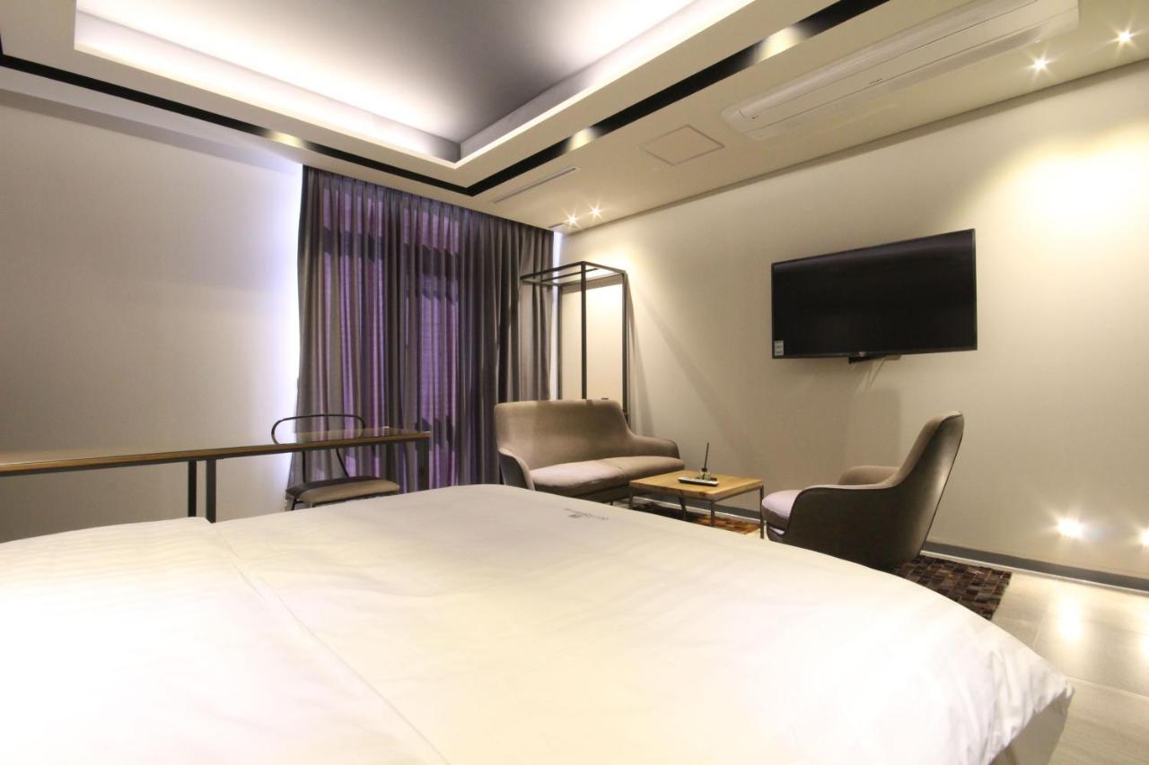 ชอนจู อีโคสเตย์ โฮเต็ล Hotel จอนจู ภายนอก รูปภาพ