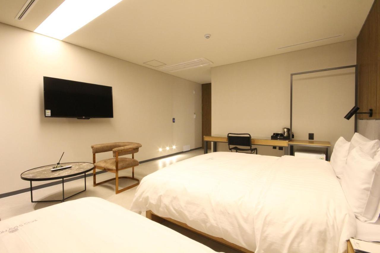ชอนจู อีโคสเตย์ โฮเต็ล Hotel จอนจู ภายนอก รูปภาพ