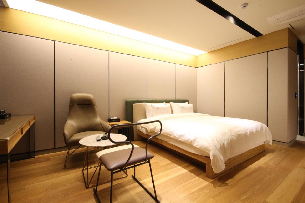ชอนจู อีโคสเตย์ โฮเต็ล Hotel จอนจู ภายนอก รูปภาพ