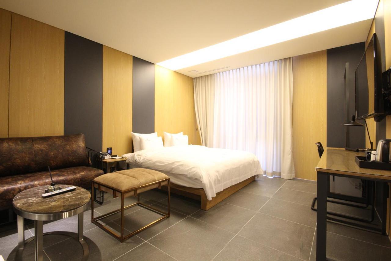 ชอนจู อีโคสเตย์ โฮเต็ล Hotel จอนจู ภายนอก รูปภาพ